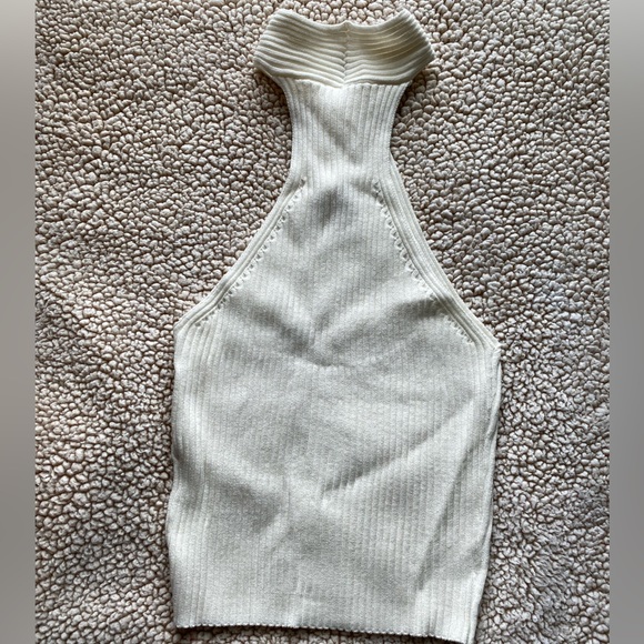 NWOT- Fashion Crop- Halter Twist Crop Top, SIZE: S - Picture 4 of 5